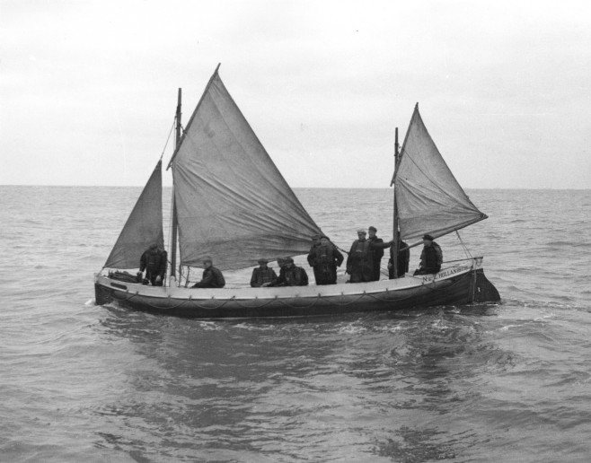 De reddingsboot L.A. Buma kent een lange geschiedenis en heeft de afgelopen jaren een uitgebreide metamorfose ondergaan bij het garnalenfabriekje in de werf van Moddergat.