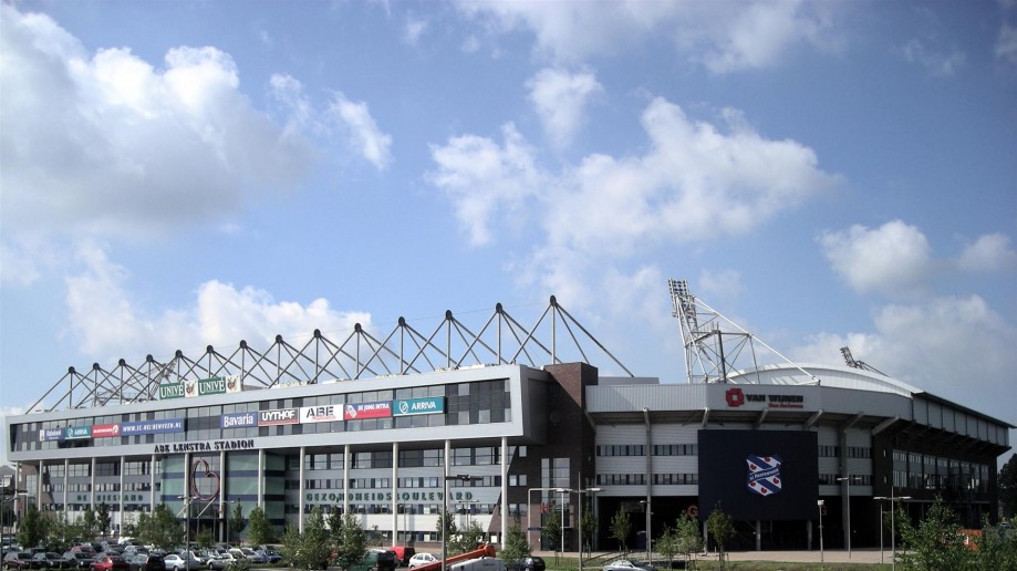 SC Heerenveen-spelers Joost van Aken en Daley Sinkgraven zitten bij de definitieve selectie van Jong Oranje.