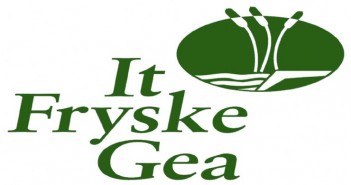 Fryske Gea mag handhavend optreden It Fryske Gea mag nu ook optreden in natuurgebieden in Smallingerland. Medewerkers krijgen dezelfde bevoegdheden als toezichthouders die onder de politie vallen.