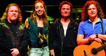 Syb van der ploeg in theater Sneek