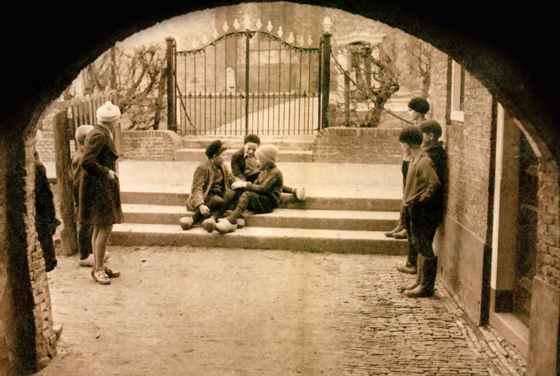 Oude spelletjes spelen in de zomer