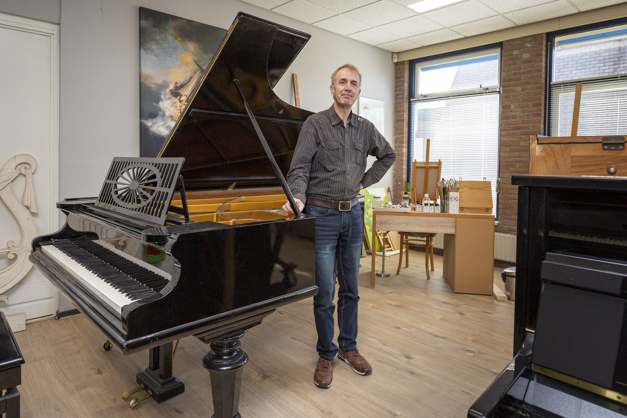 Sjoerd Wiersma uit IJlst, pianostemmer en reparateur