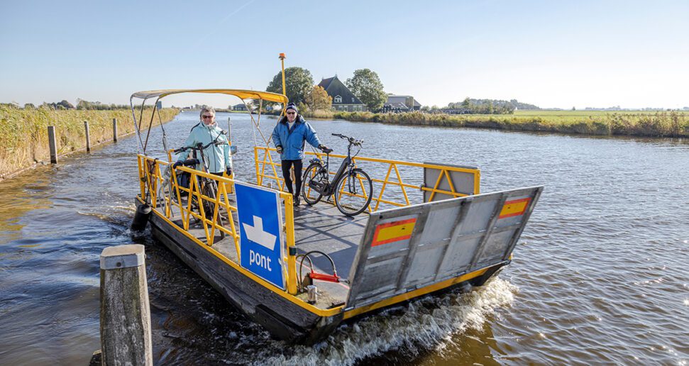 Varende pontjes in maart