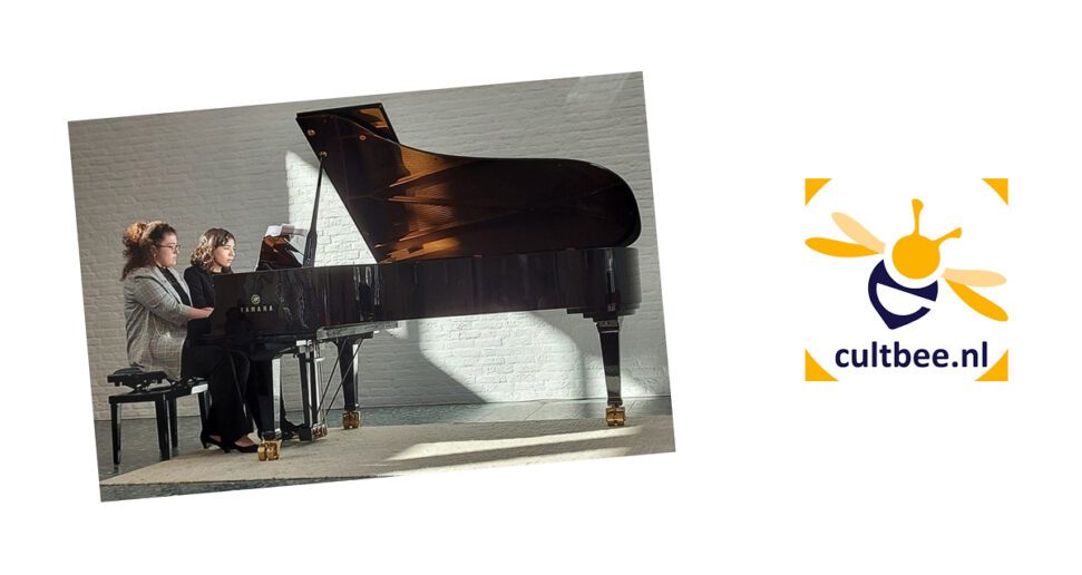 Concert masterstudenten en hun pianodocenten van het Prins Claus Conservatorium