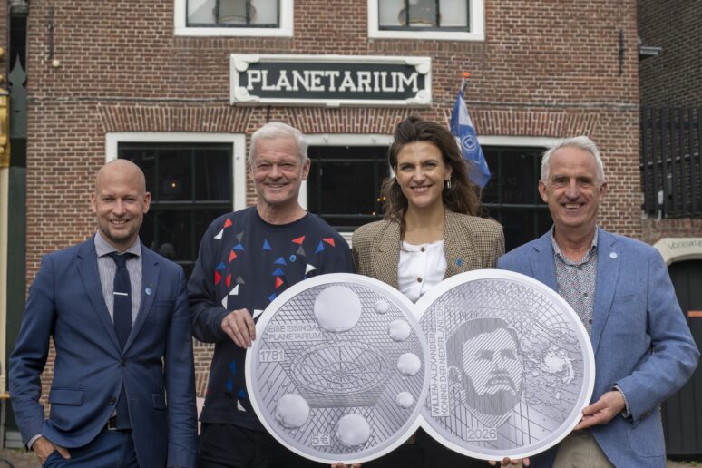 Eise Eisinga Planetarium krijgt eigen herdenkingsmunt